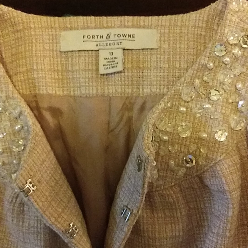 A classy blazer - Picture 4 of 4
